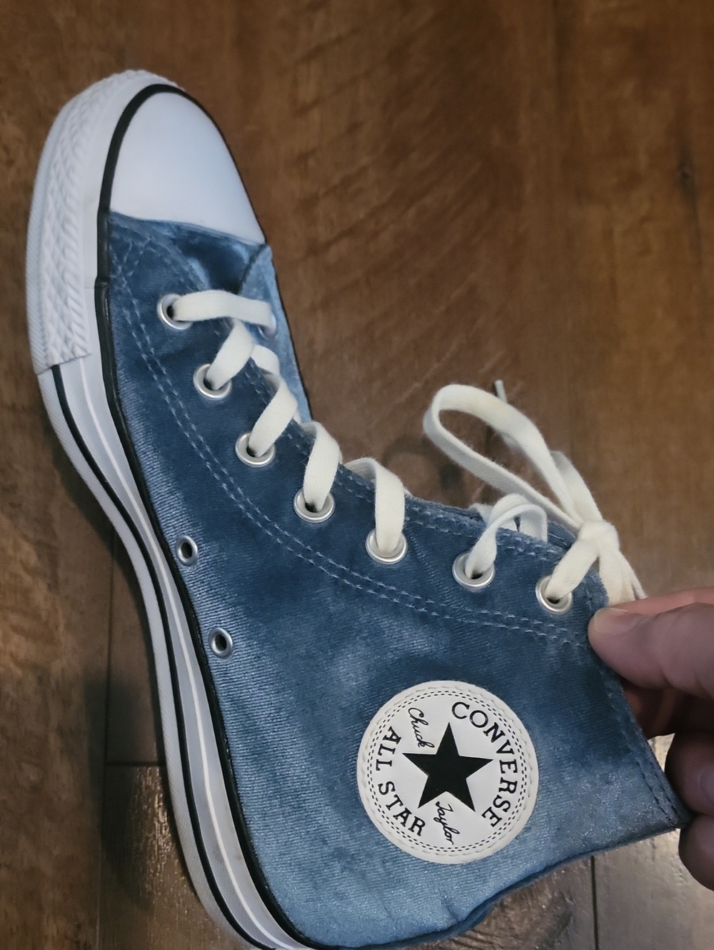 Converse High Top Sneakers in Blue Teal Crushed Velvet. Size 8. EUC. Fall Staple - Picture 4 of 6